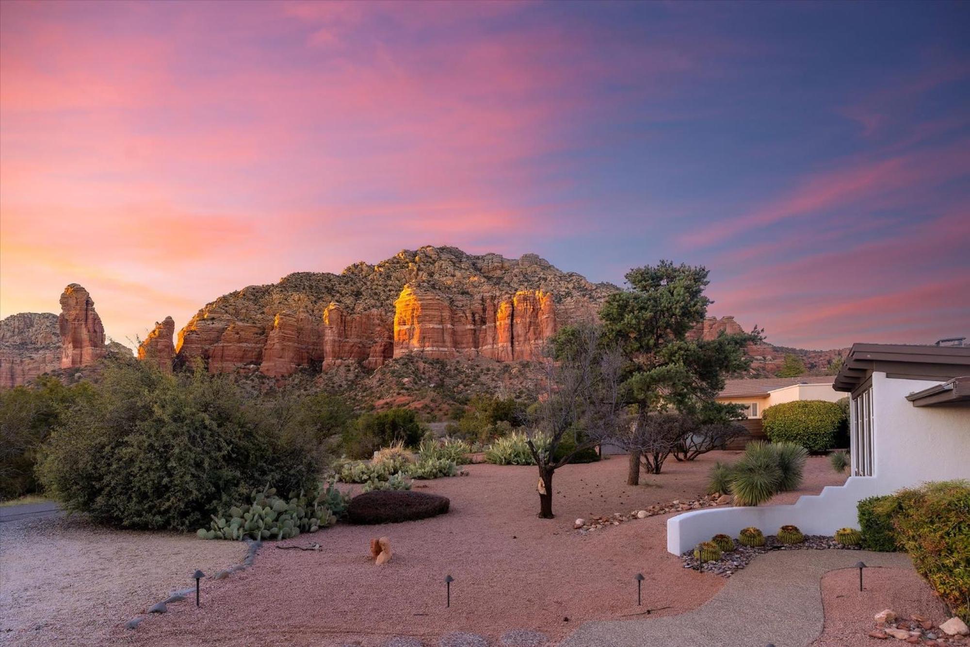 Luxury In Desert With 360 Views & Sunsets With Family Sedona