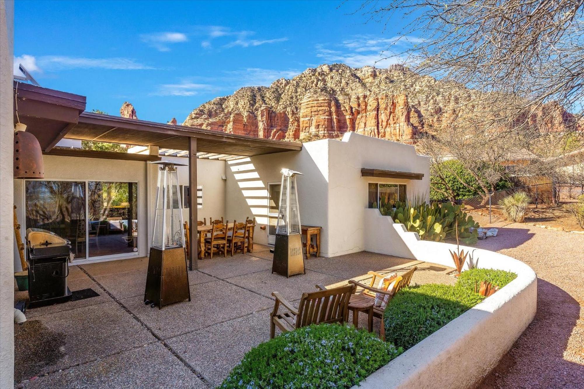 Luxury In Desert With 360 Views & Sunsets With Family *