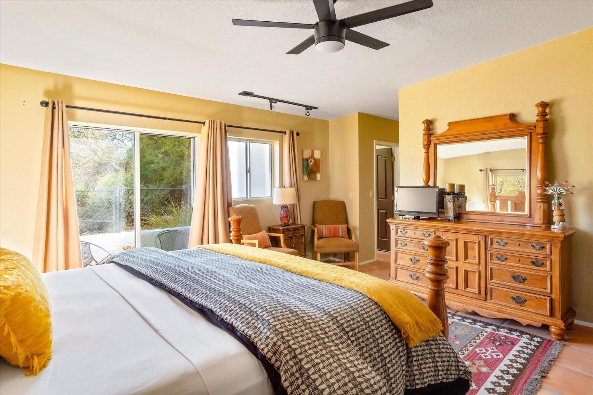 Luxury In Desert With 360 Views & Sunsets With Family Holiday home