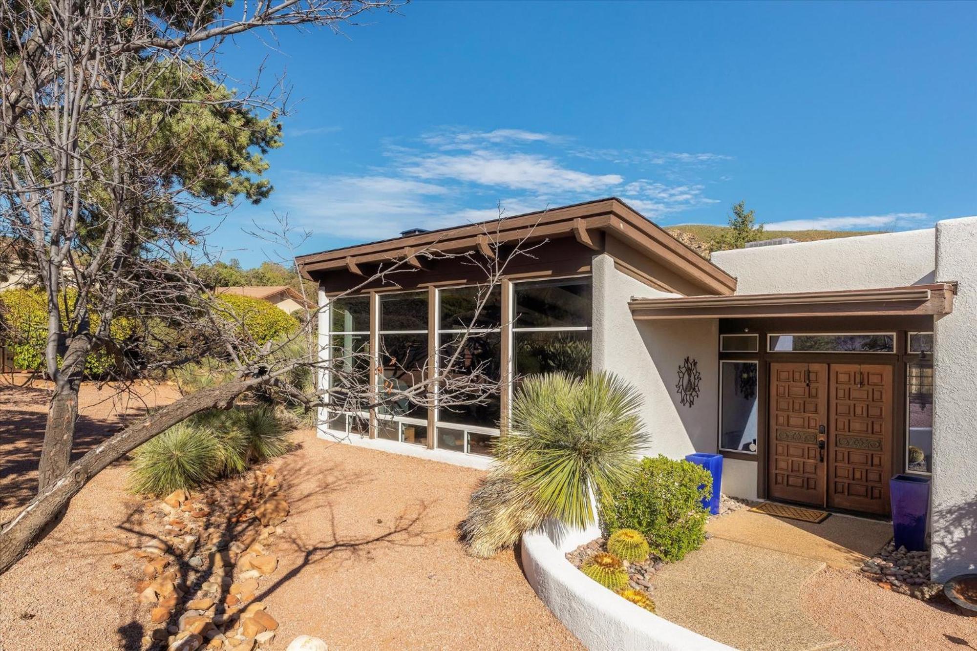 Luxury In Desert With 360 Views & Sunsets With Family