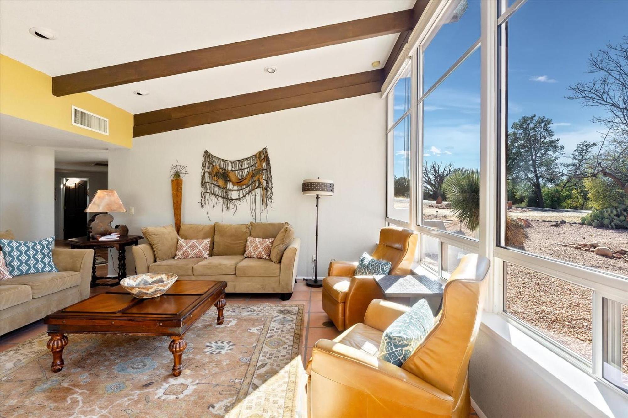 Luxury In Desert With 360 Views & Sunsets With Family Holiday home *
