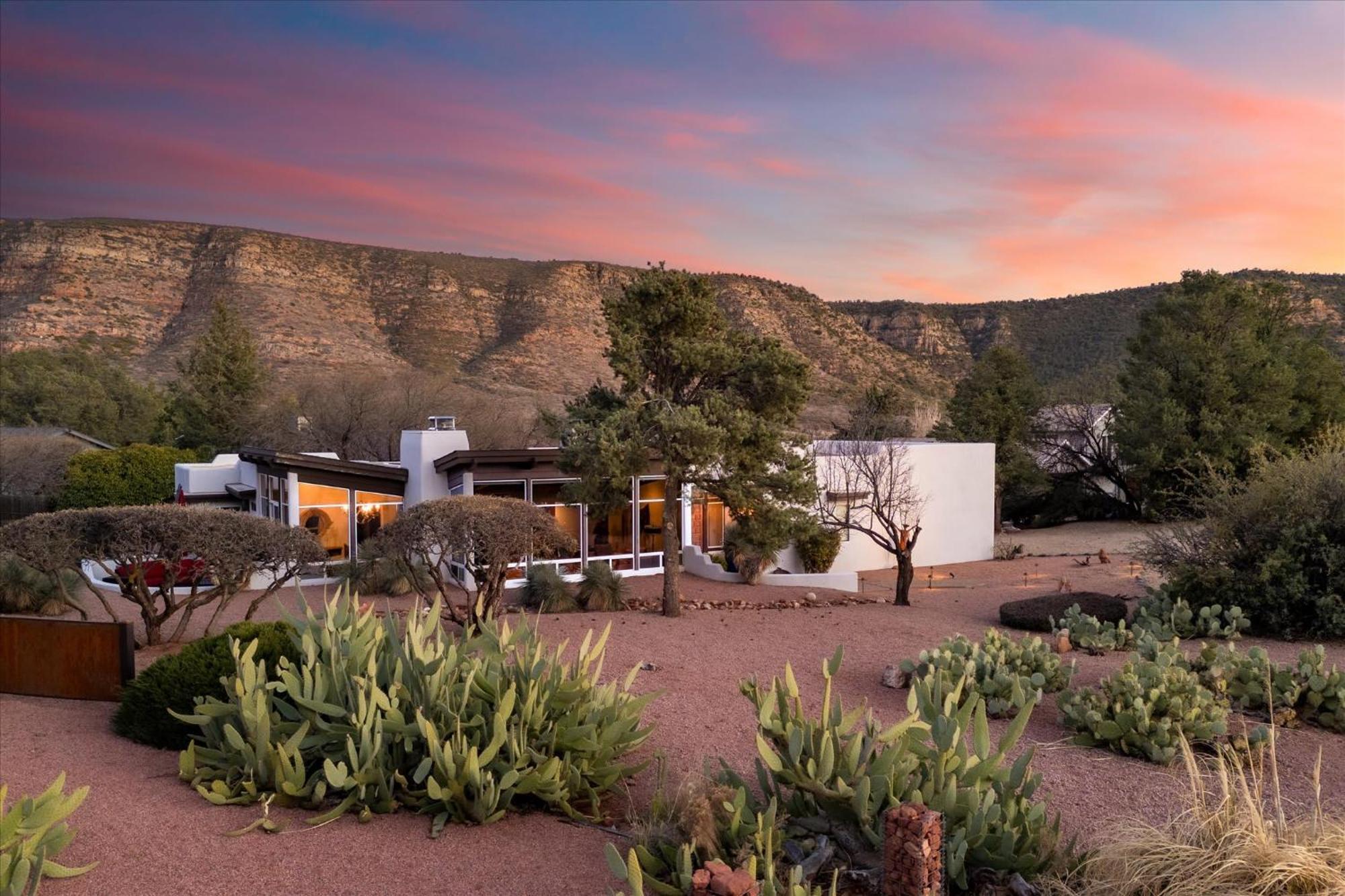 Luxury In Desert With 360 Views & Sunsets With Family Holiday home Sedona