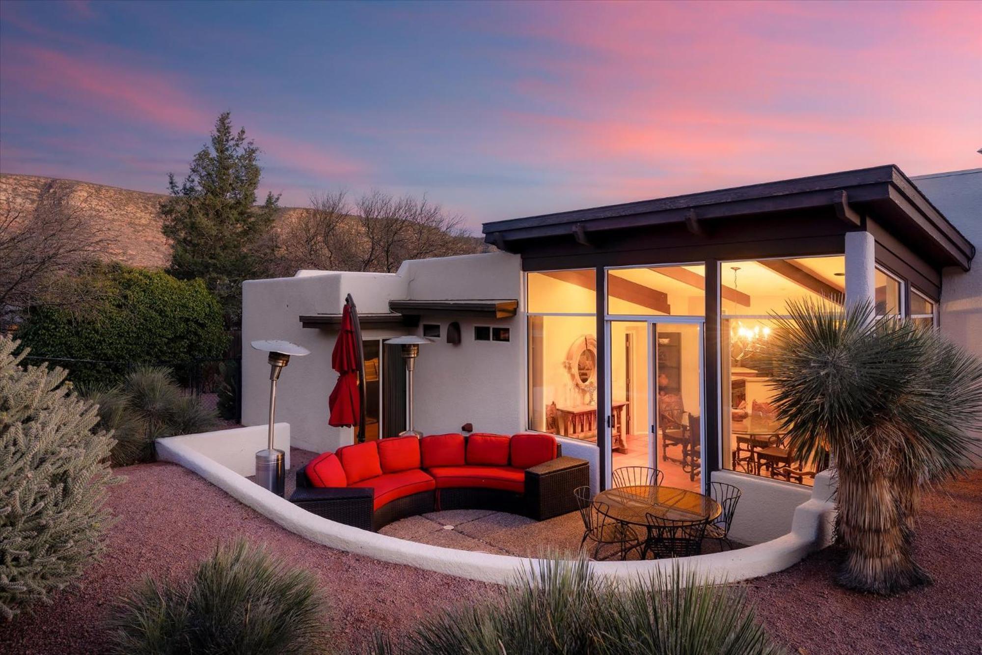 Luxury In Desert With 360 Views & Sunsets With Family *