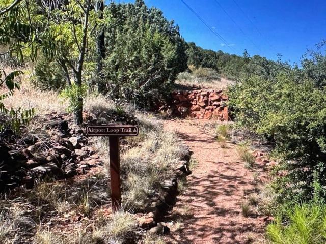 Saddle Rock Ranch At West *