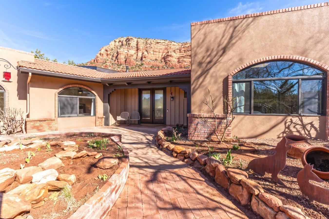 Perfect Chapel With Incredible Views And Private Swim *
