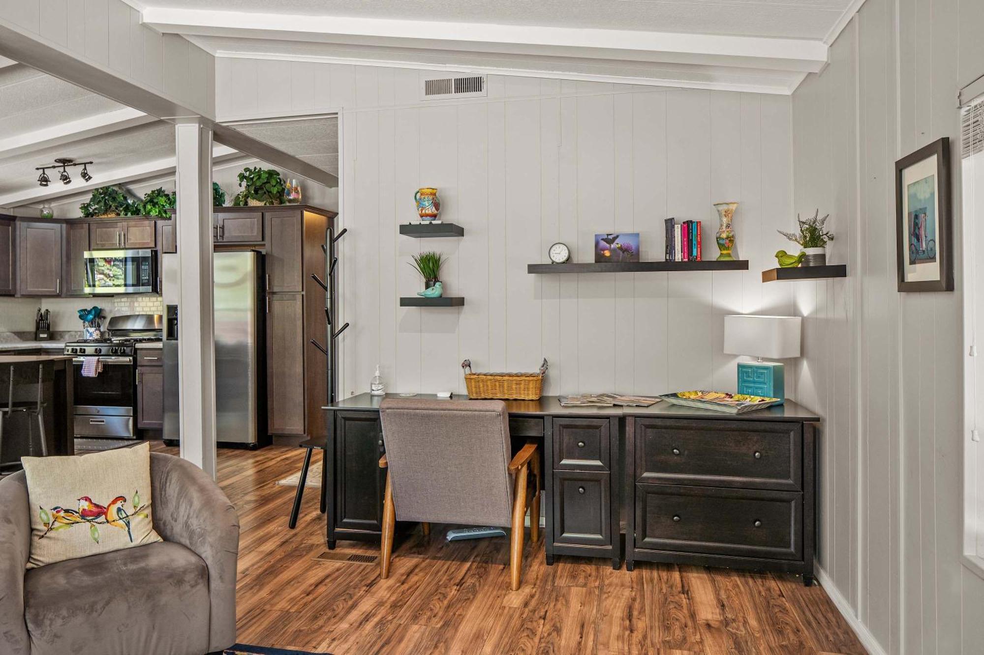 Red Rock Getaway With Jacuzzi In West For Family