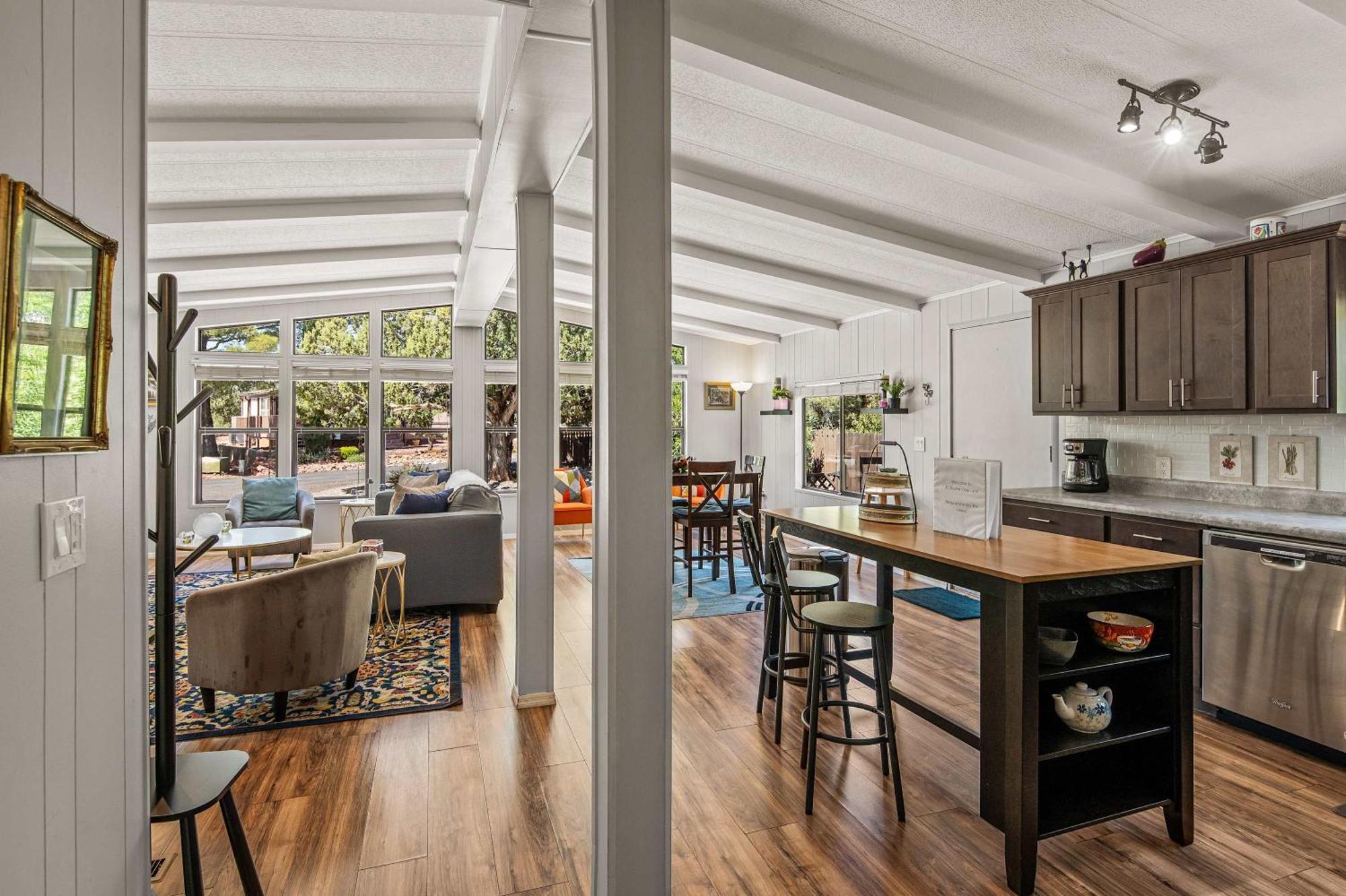 Holiday home Red Rock Getaway With Jacuzzi In West For Family