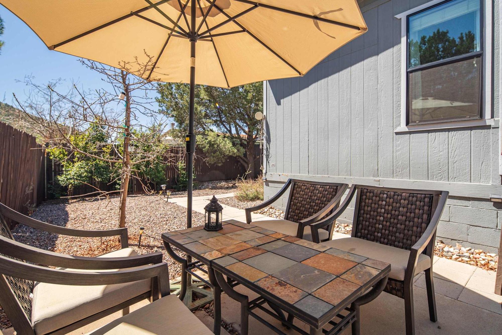 Red Rock Getaway With Jacuzzi In West For Family