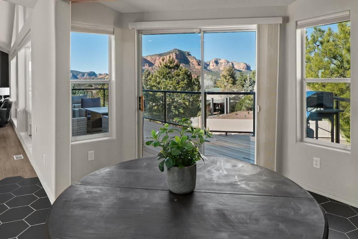 Stunner Hot Tub Red Rock Views Holiday home Sedona