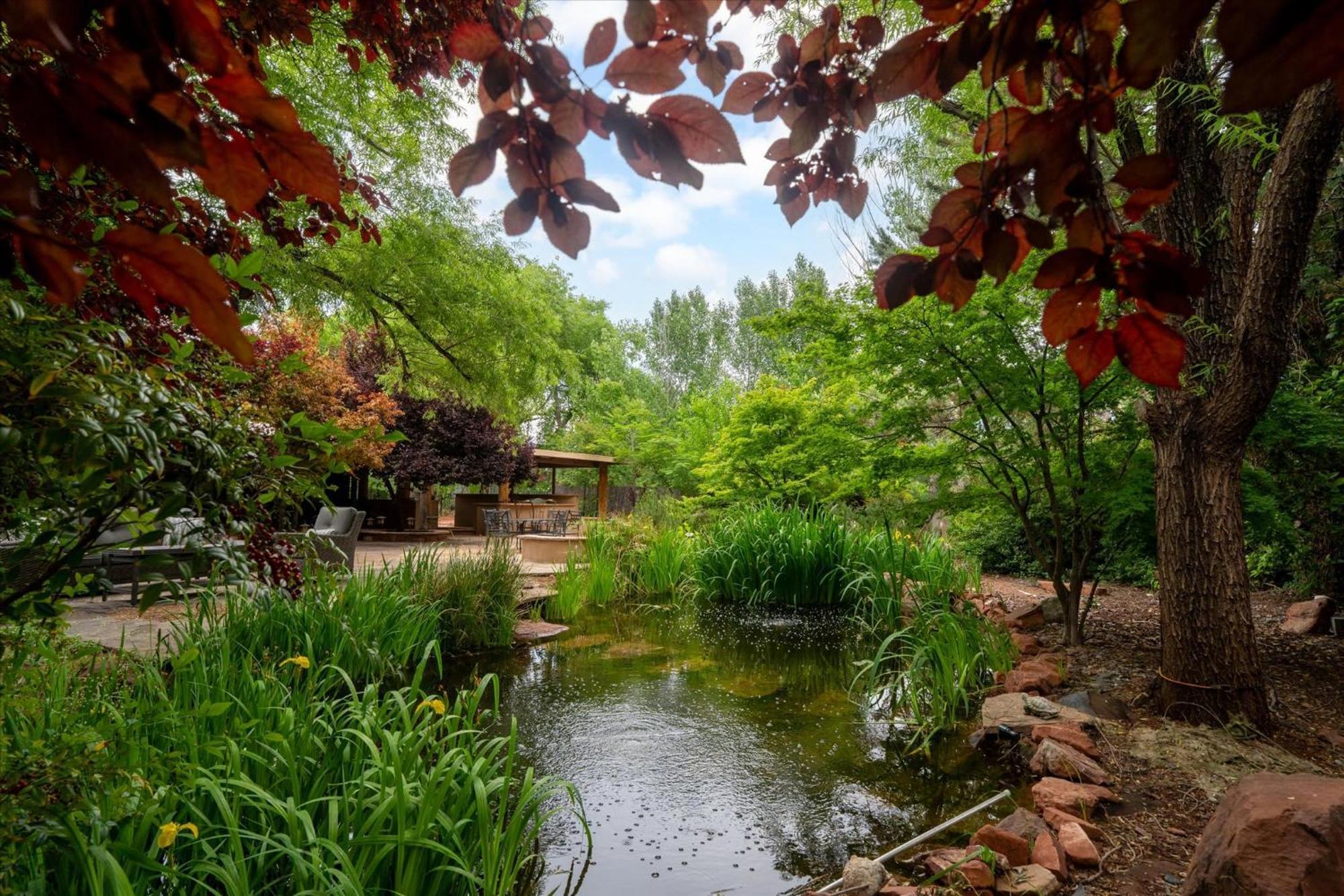 Huge Compound Gym Two Spas Casitas Pond Sedona