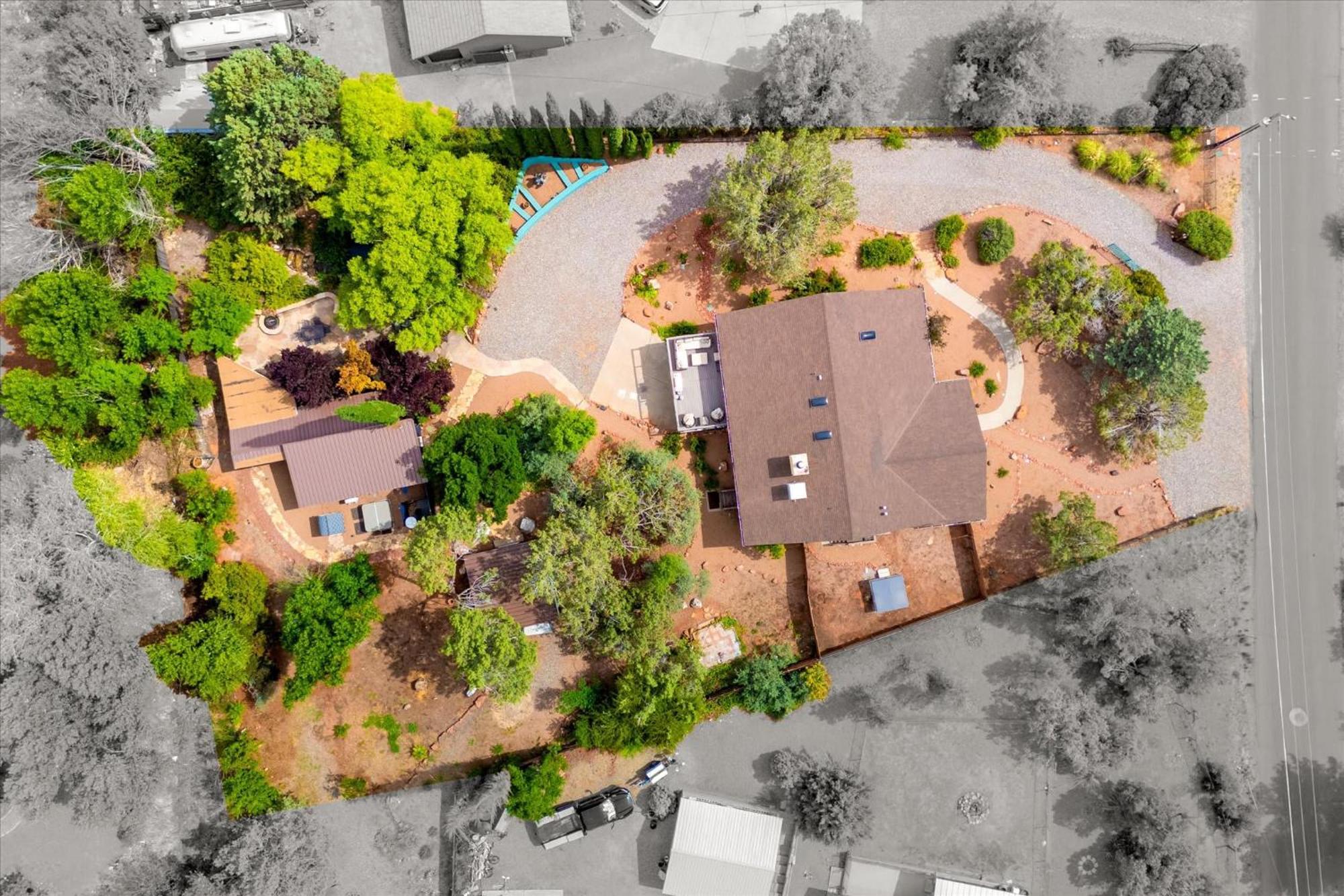 Huge Compound Gym Two Spas Casitas Pond