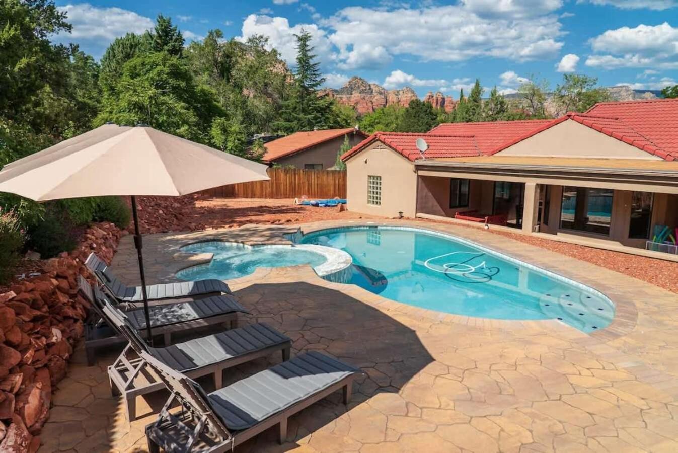 Southwest With Views Pool And For Family Holiday home