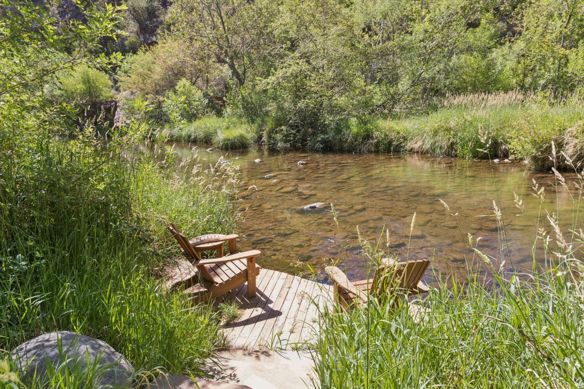 Sedona Views B&B And Luxury Creekside Cabins