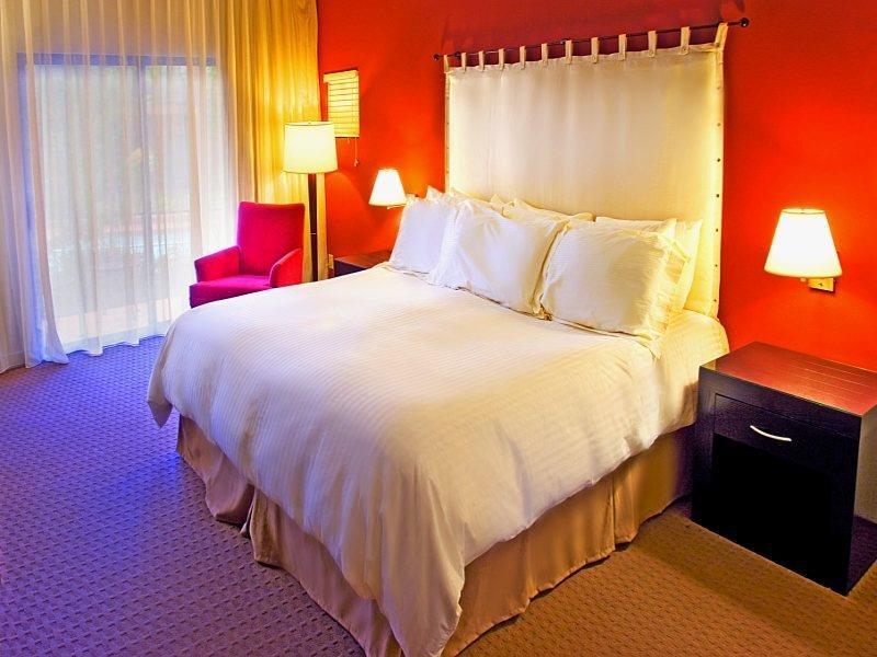 Resort Amara & 4*