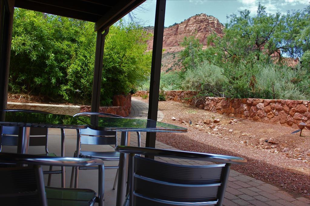 Adobe Village Inn 4*