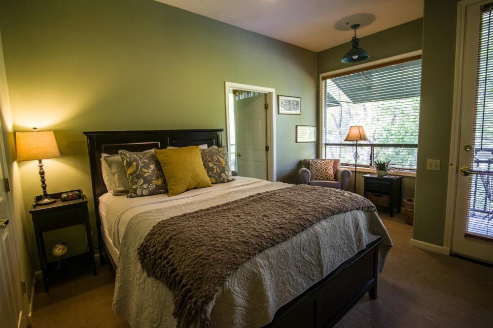 Above Oak Creek Inn Sedona