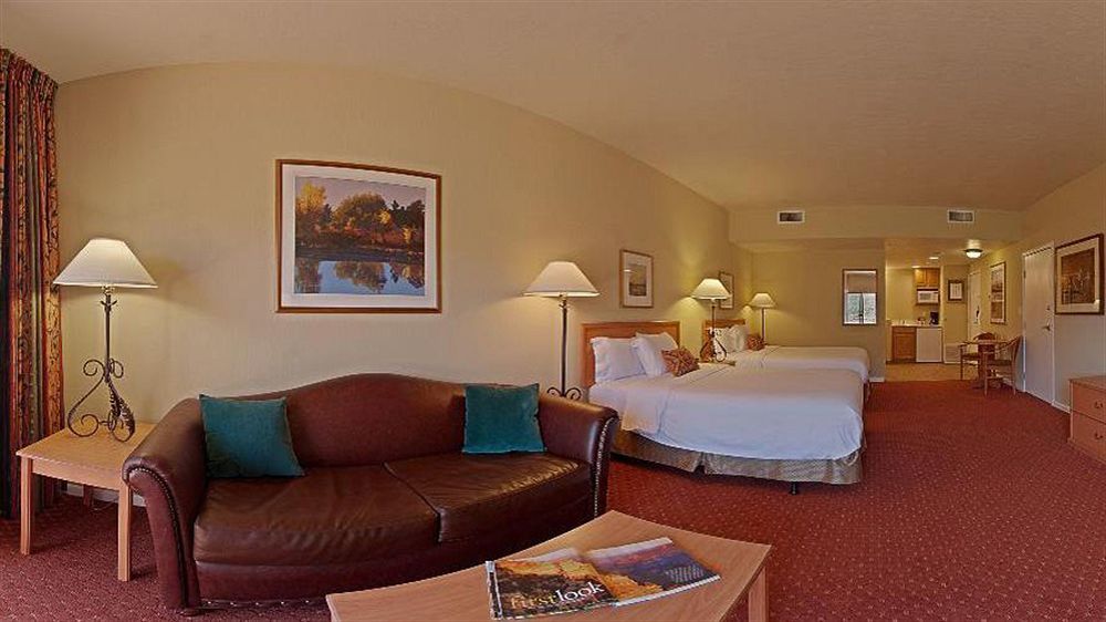 The Cliffs Hotel 3*