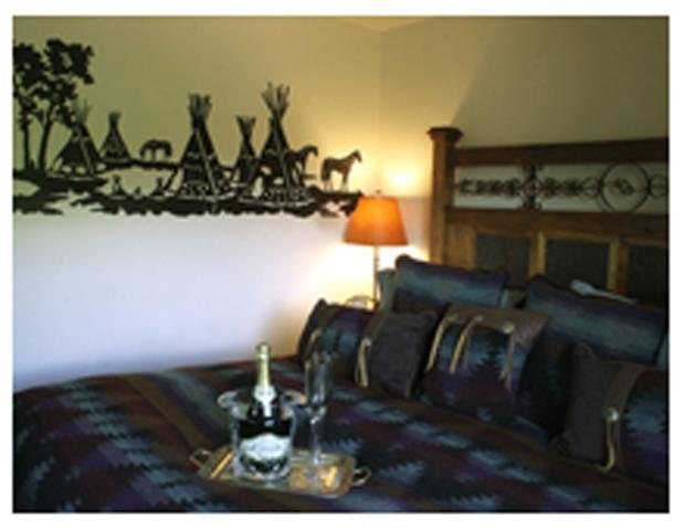 Adobe Village Inn 4*
