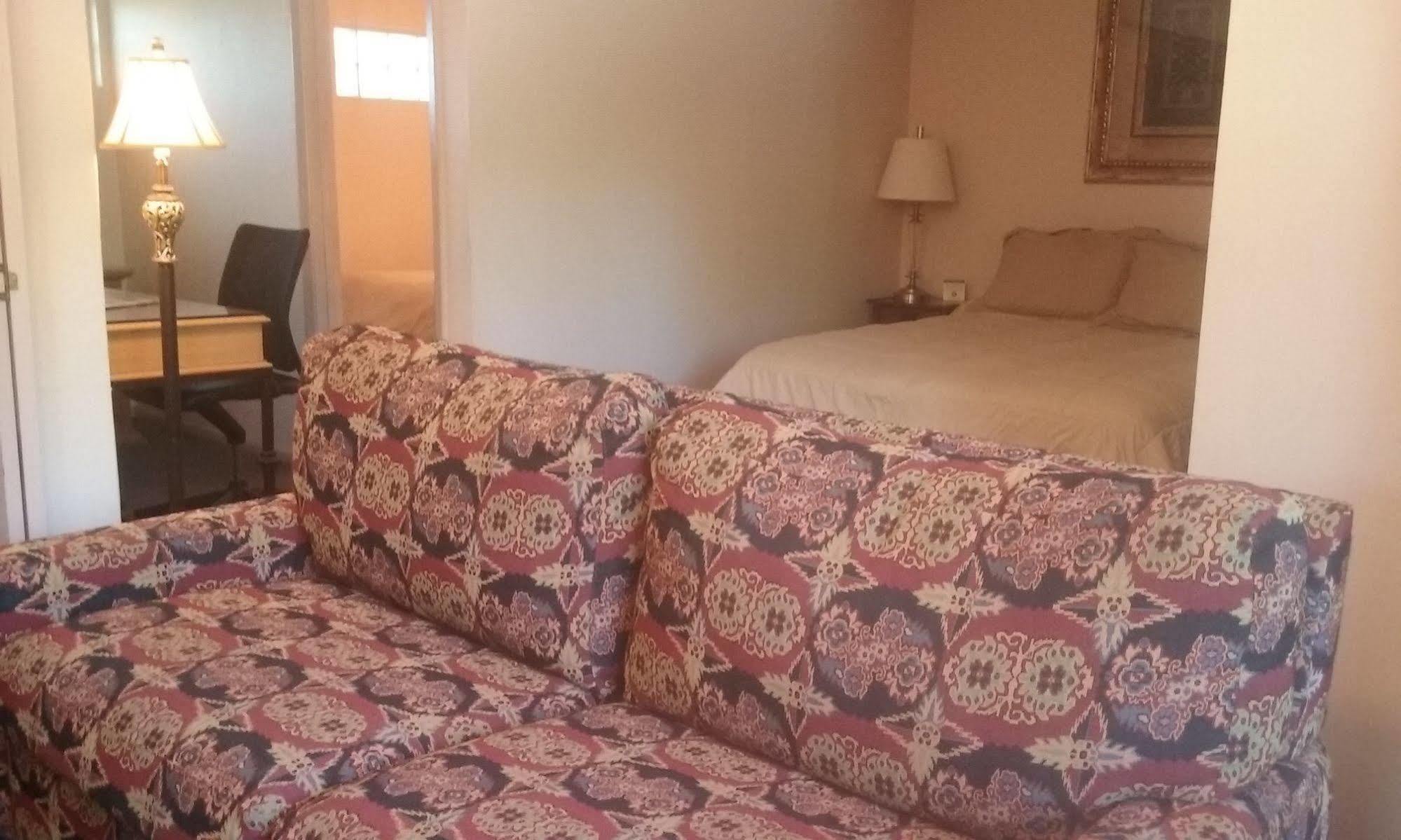 Inn Uptown 2*