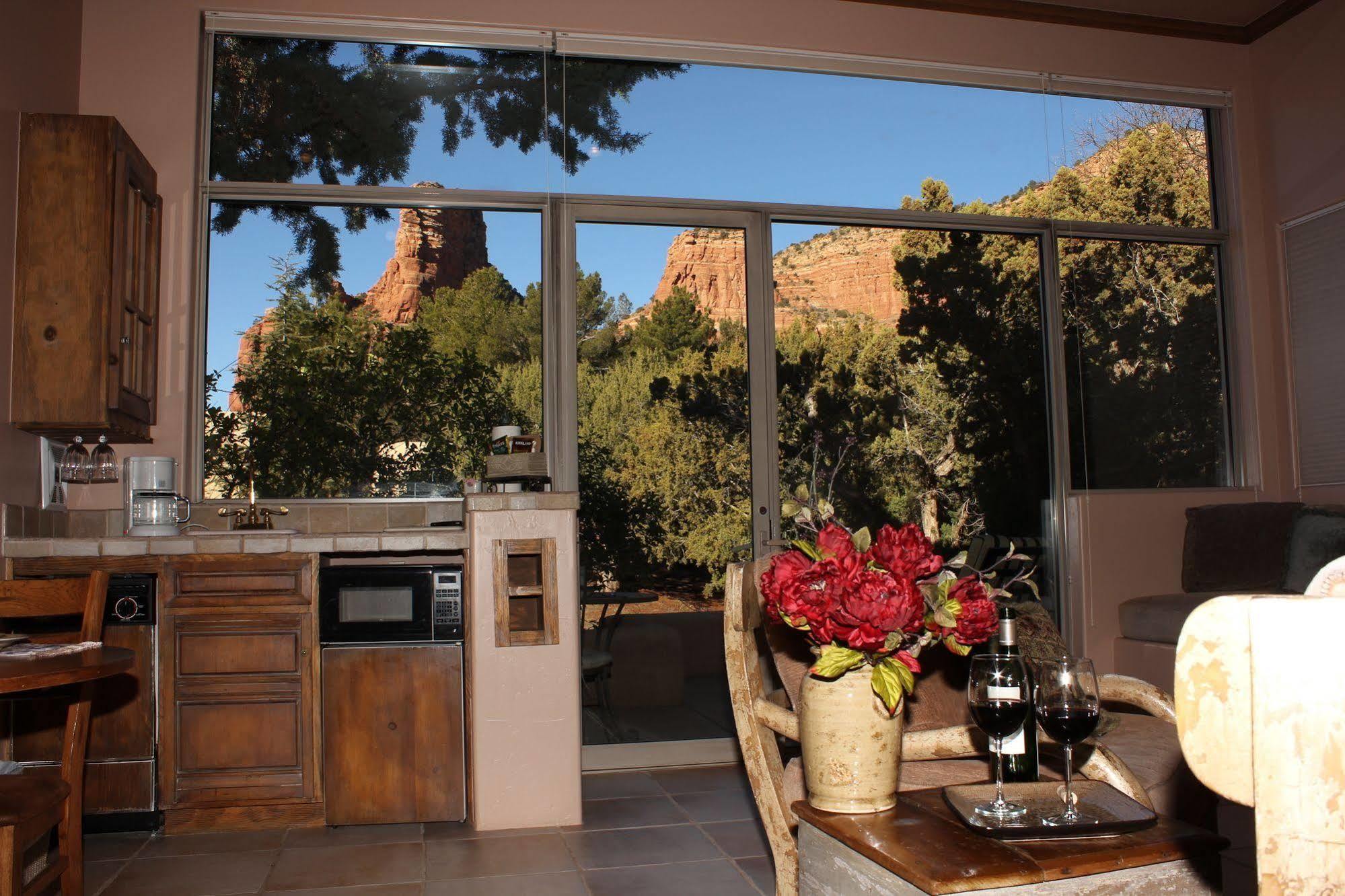 Adobe Village Inn 4*