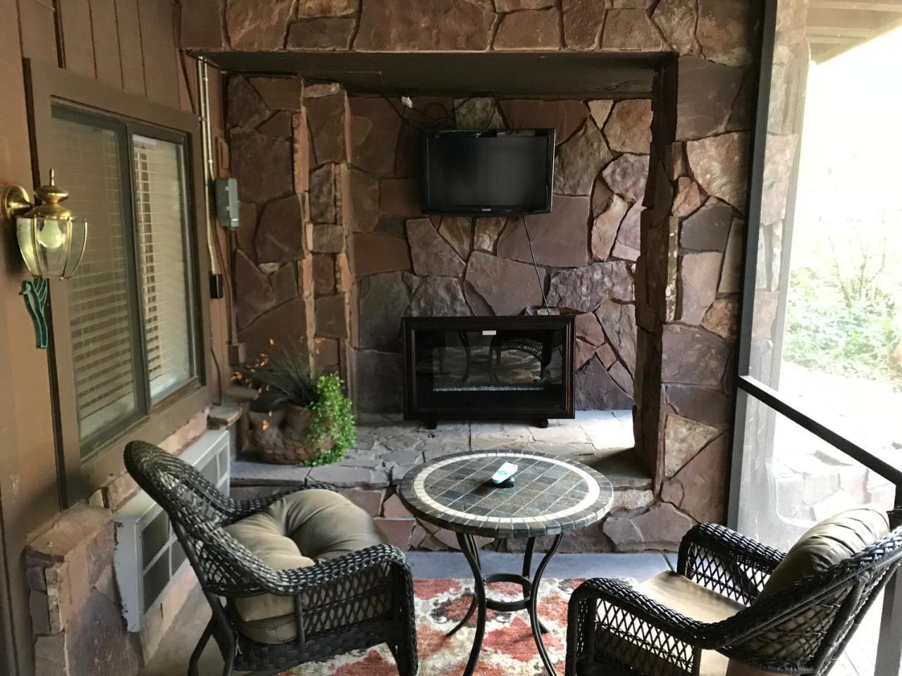 Lodge Oak Creek Terrace
