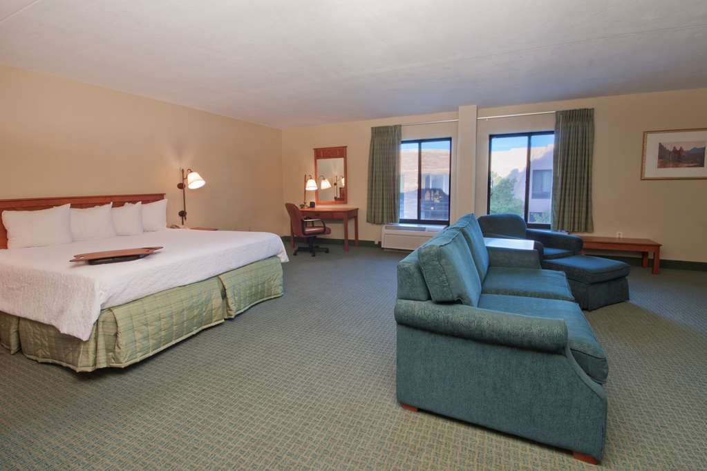 Hampton Hotel 3*