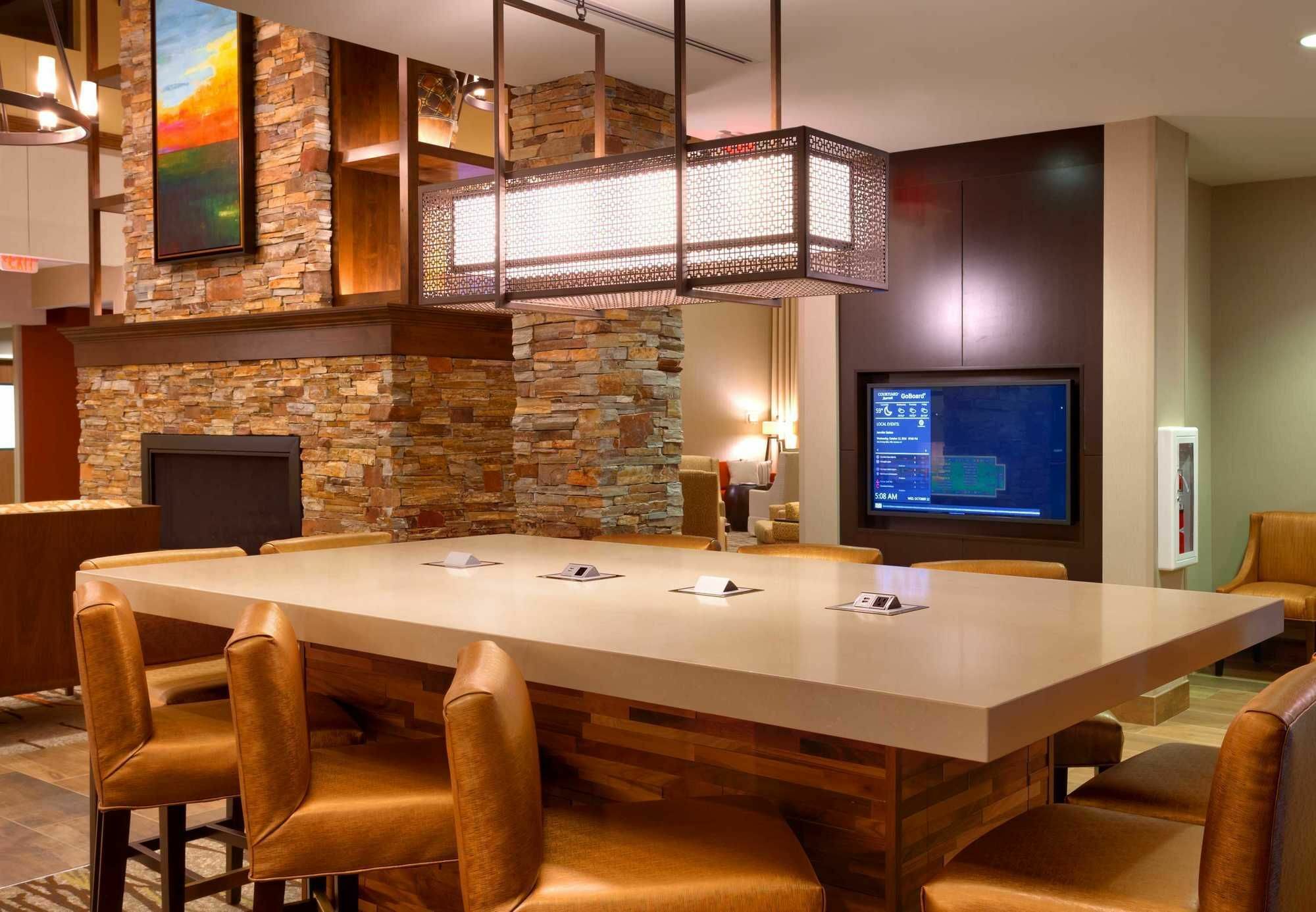 Courtyard By Marriott