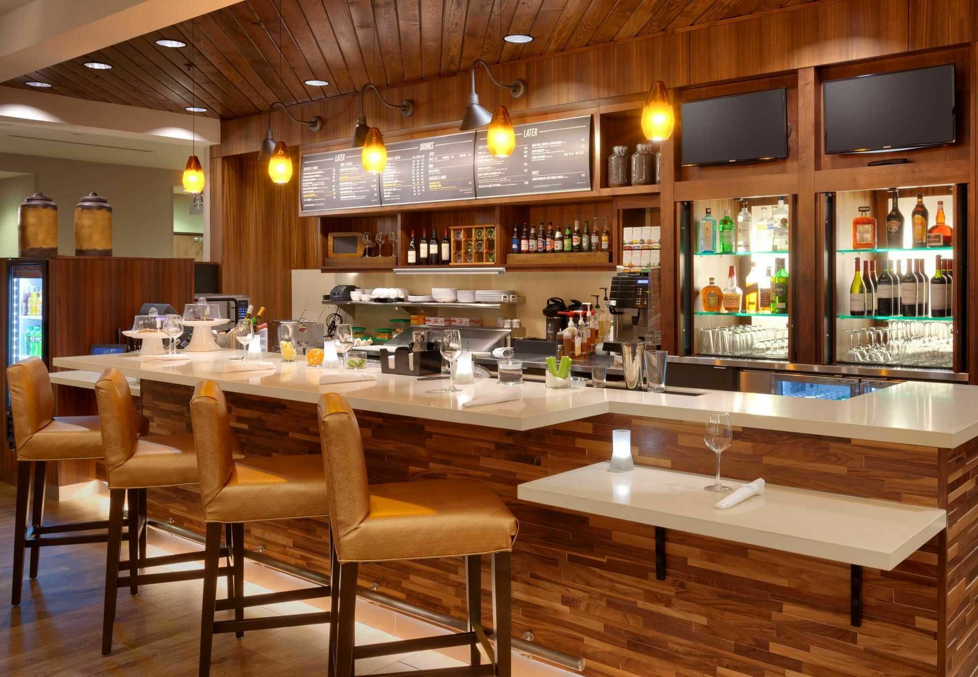 Courtyard By Marriott Hotel