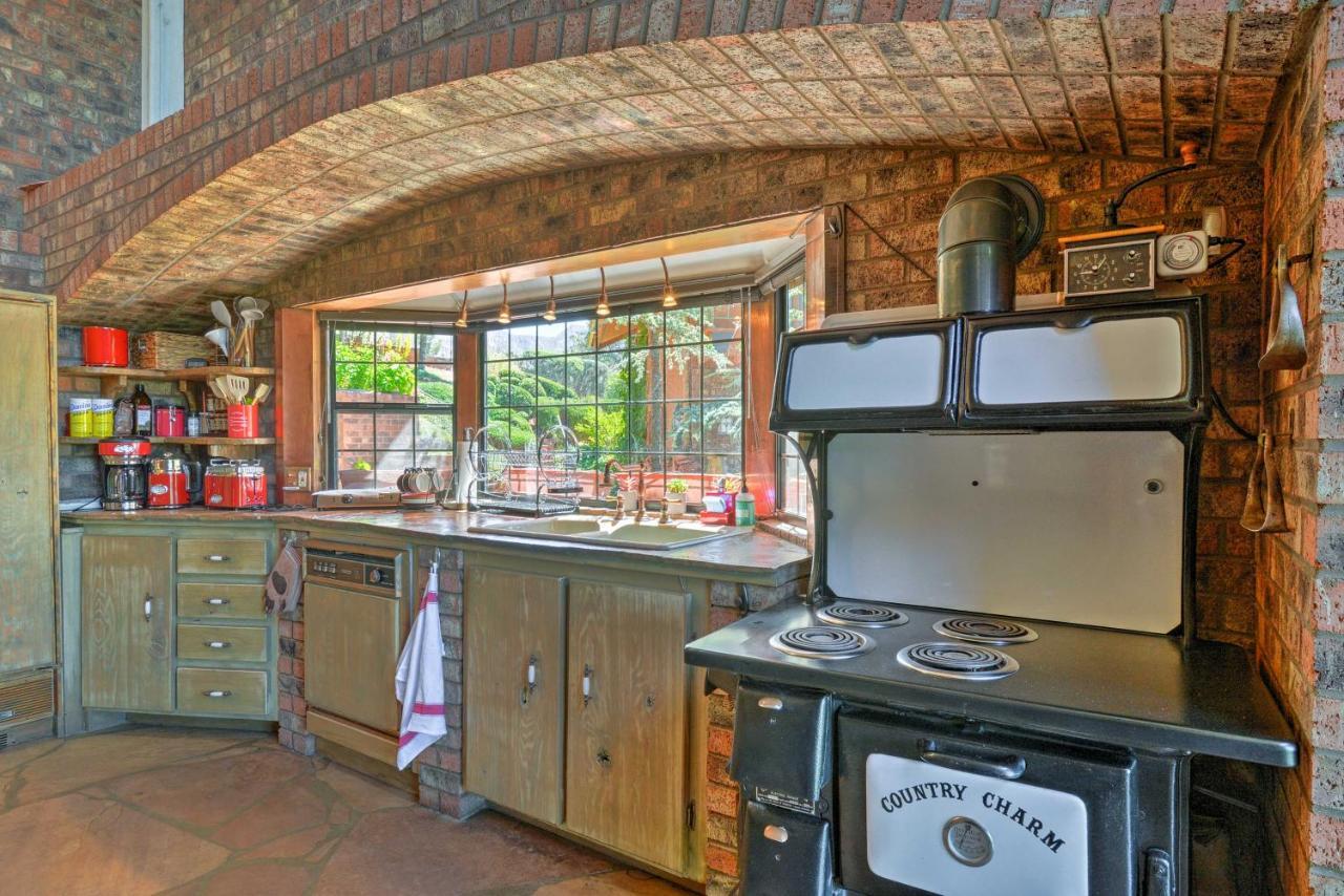 Unique With Mountain Views And
