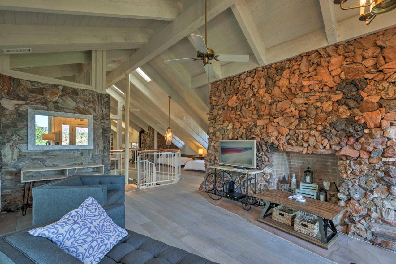Unique With Mountain Views And Holiday home