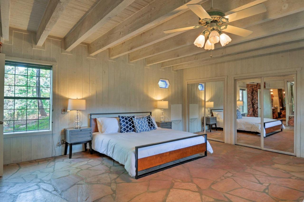 Unique With Mountain Views And