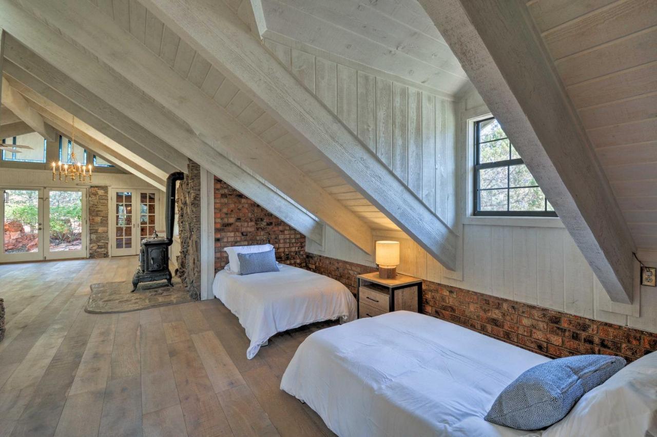 Unique With Mountain Views And Holiday home