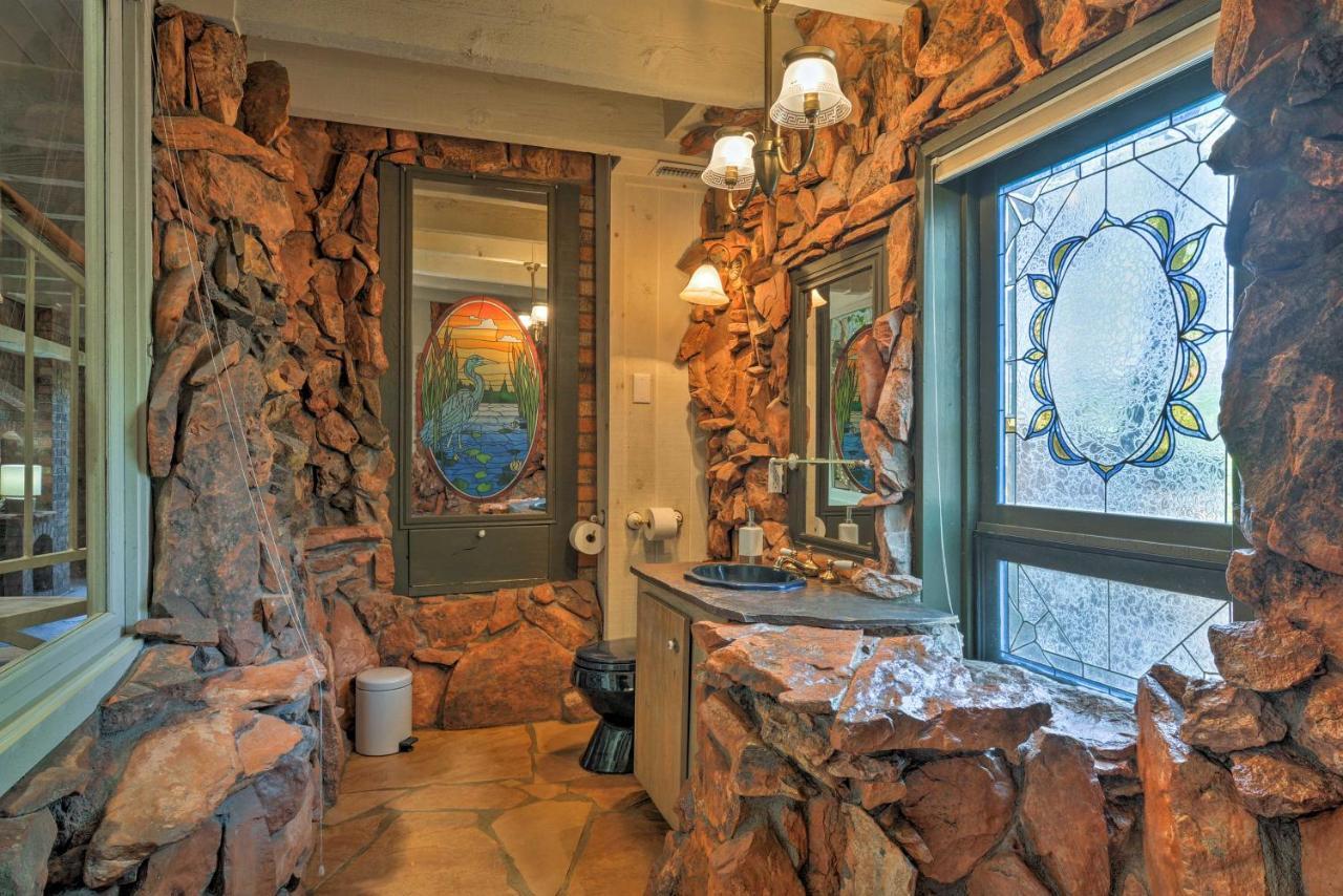 Unique With Mountain Views And