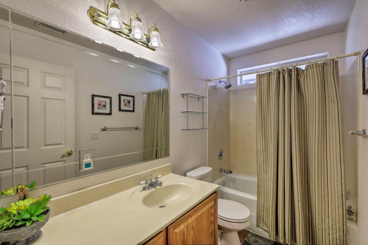 Holiday home Tranquil Gem With Patio, Grill And Mtn Views