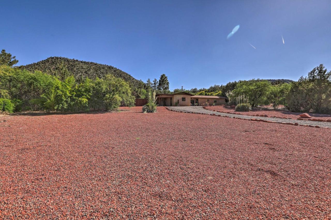 Holiday home On 1 Acre With Pool And Red Rock Views! Sedona