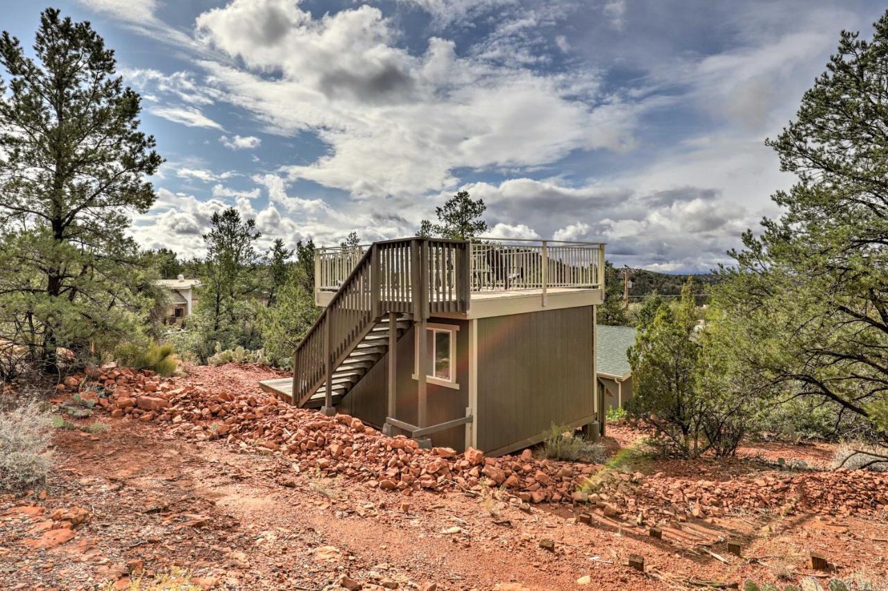 Holiday home Hideaway With Rooftop Deck And Mountain Views! *