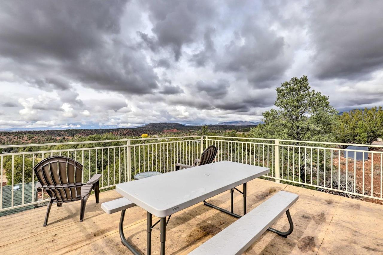 Hideaway With Rooftop Deck And Mountain Views!