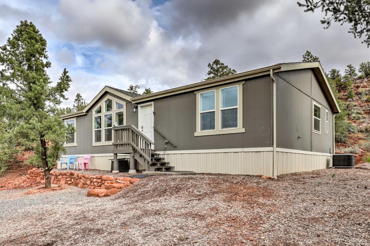 Hideaway With Rooftop Deck And Mountain Views! Holiday home