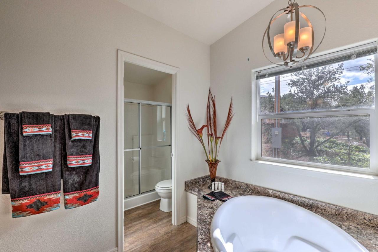 Hideaway With Rooftop Deck And Mountain Views! Holiday home Sedona
