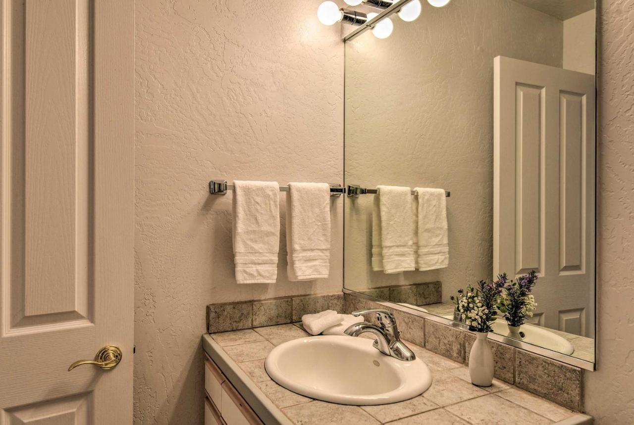 With Private Patio And Red Rock Views Apartment *