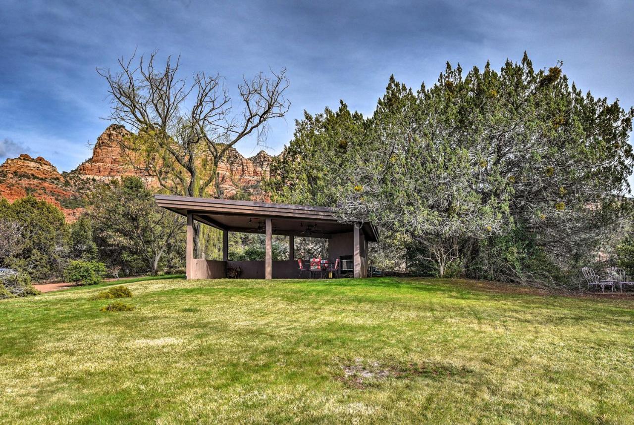 Apartment With Private Patio And Red Rock Views