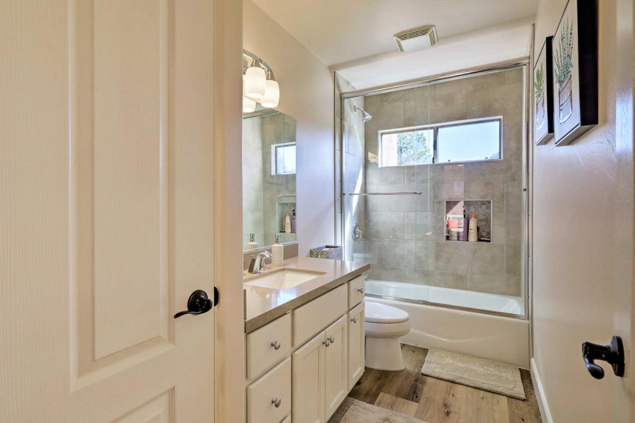 Luxury Living Remodeled With Red Rock Views! Holiday home Sedona