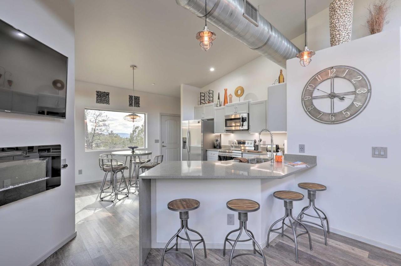 Chic Retreat 2 Mi To Cathedral Rock Trail! Holiday home