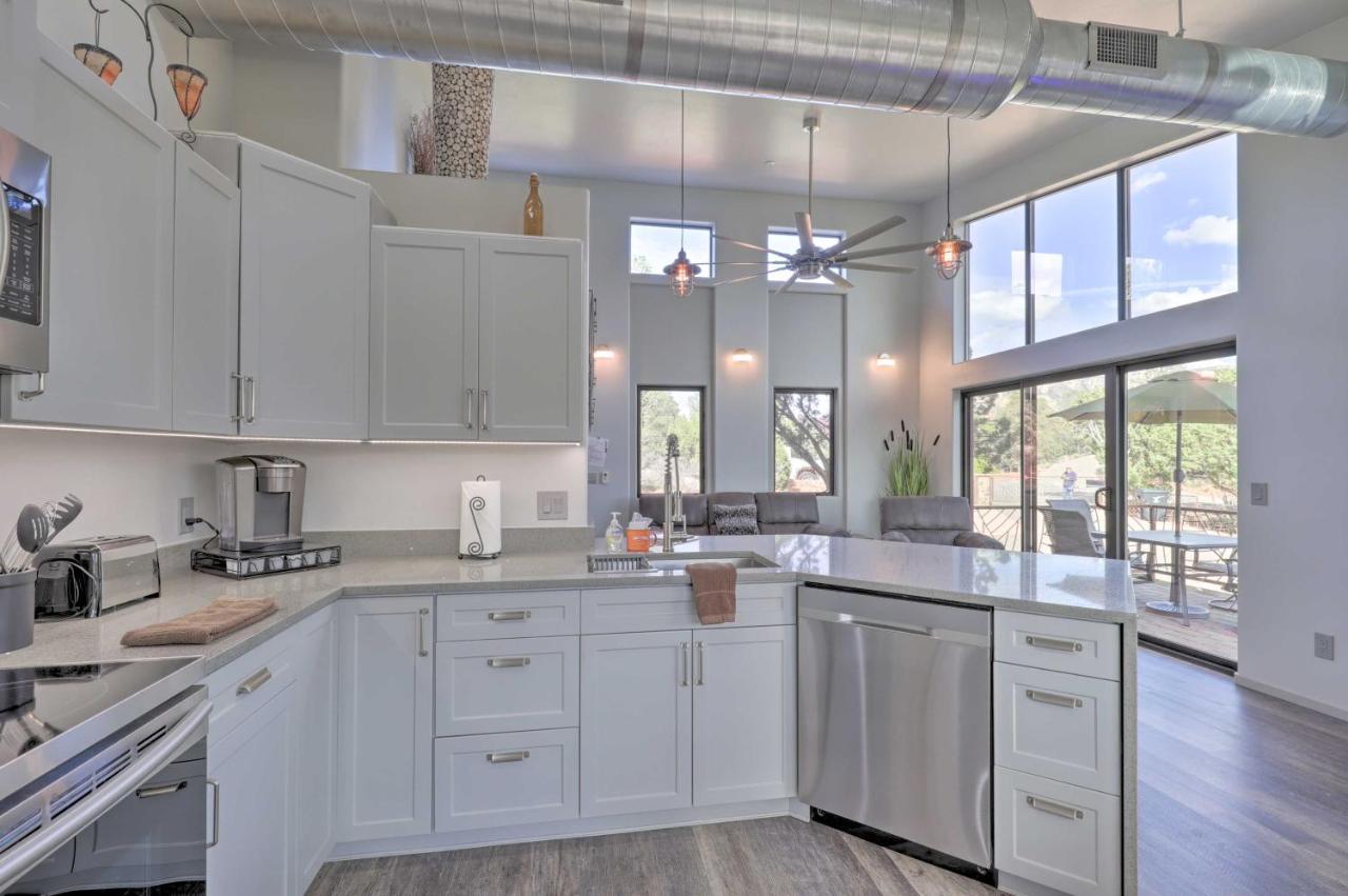 Chic Retreat 2 Mi To Cathedral Rock Trail! Holiday home *