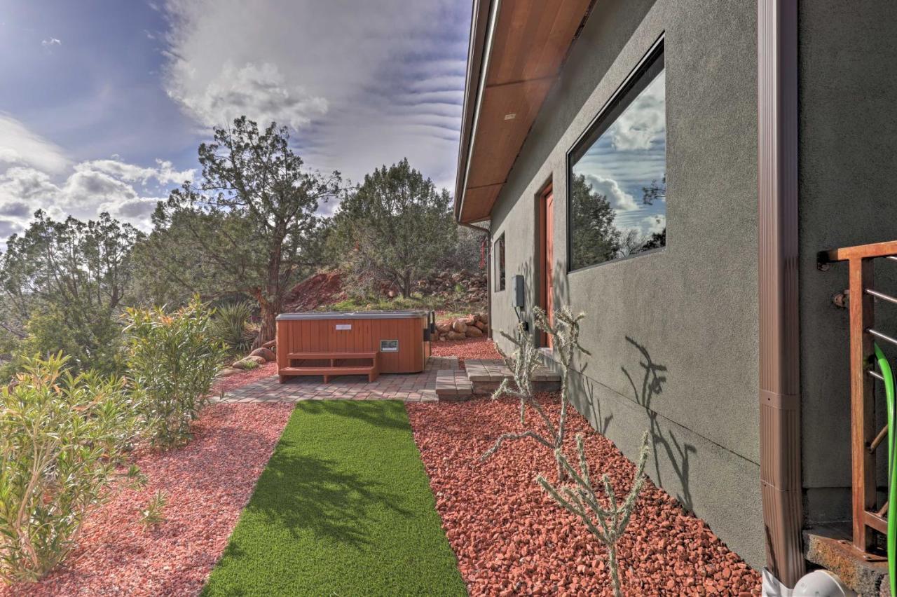 Holiday home Chic Retreat 2 Mi To Cathedral Rock Trail! *