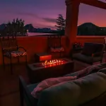 5 Bed 3 Bath Uptown Sedona-Game Room-Sauna-Cold Plunge-Jacuzzi-Gym