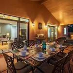 5 Bed 3 Bath Uptown Sedona-Game Room-Sauna-Cold Plunge-Jacuzzi-Gym