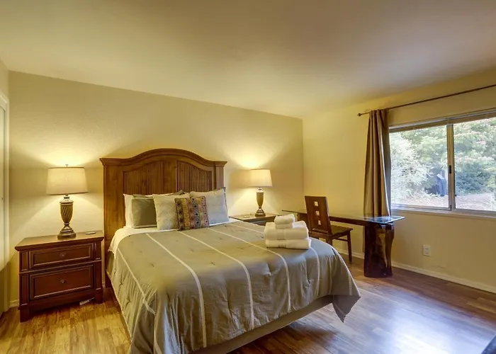 Zen Desert Home, Great Location