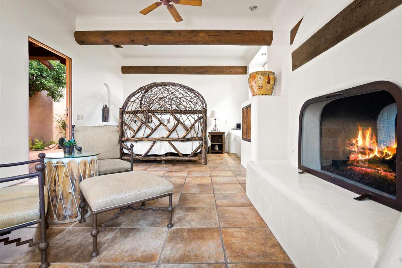 Adobe Village With Private Patio- Purple Lizard Villa *