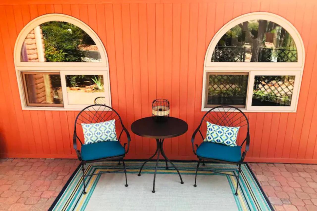 Holiday home Red Rock Escape - Cozy King Bed & Gardens, Trails, Views, Red Rock Pass
